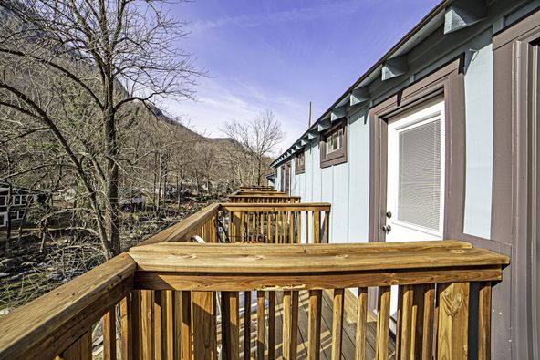 Riverside Lodge at Chimney Rock: 289 Main St, Chimney Rock, NC 28720